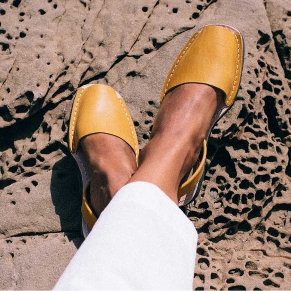 NWT Saffron yellow leather Pons Avarcas - Picture 3 of 9